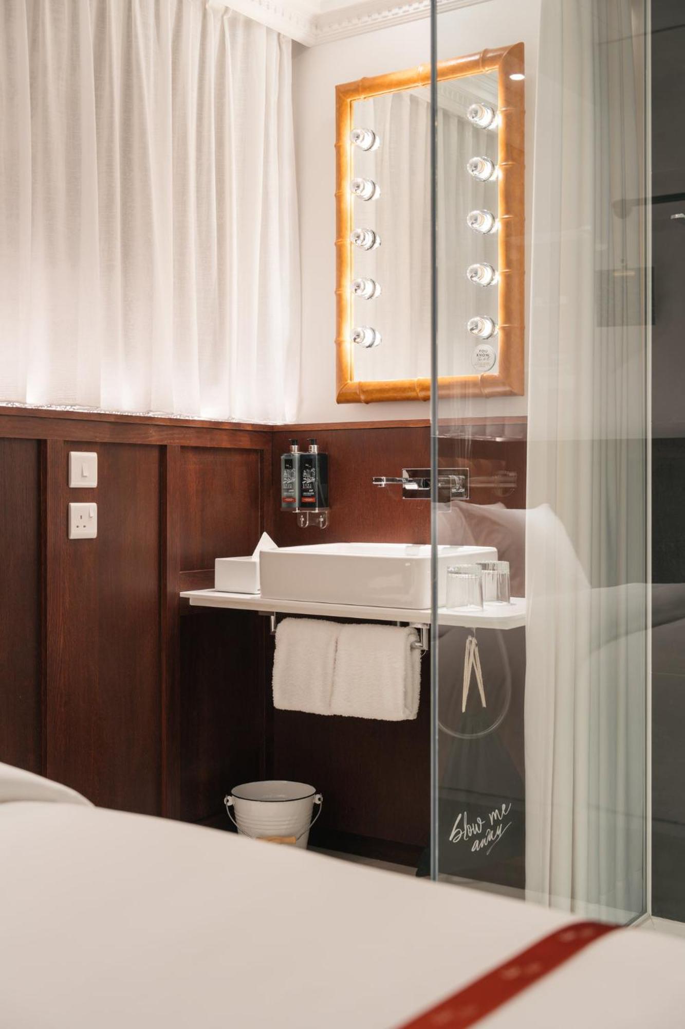 Ruby Stella Hotel ロンドン エクステリア 写真